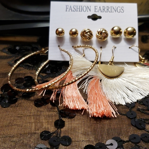 Earrings - Picture 2 of 3